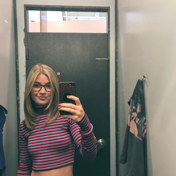 Striped Urban Outfitters knit long sleeve crop top - Picture 3 of 3